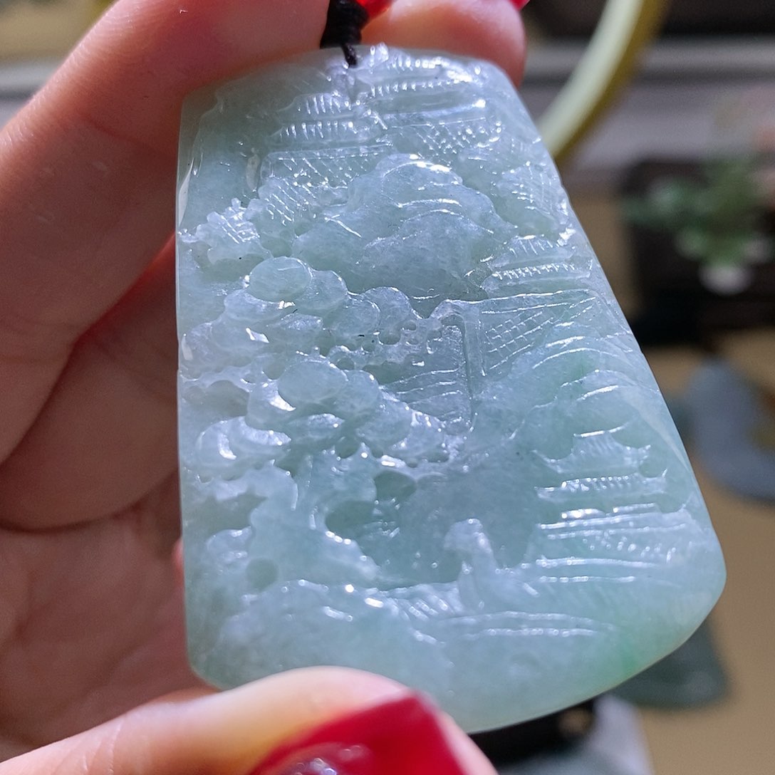 【闪购商品】翡翠颈饰未镶嵌山水