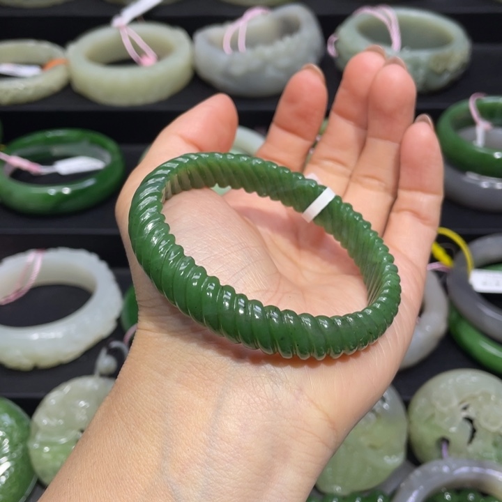 和田玉手镯57圈口 编号83未镶嵌