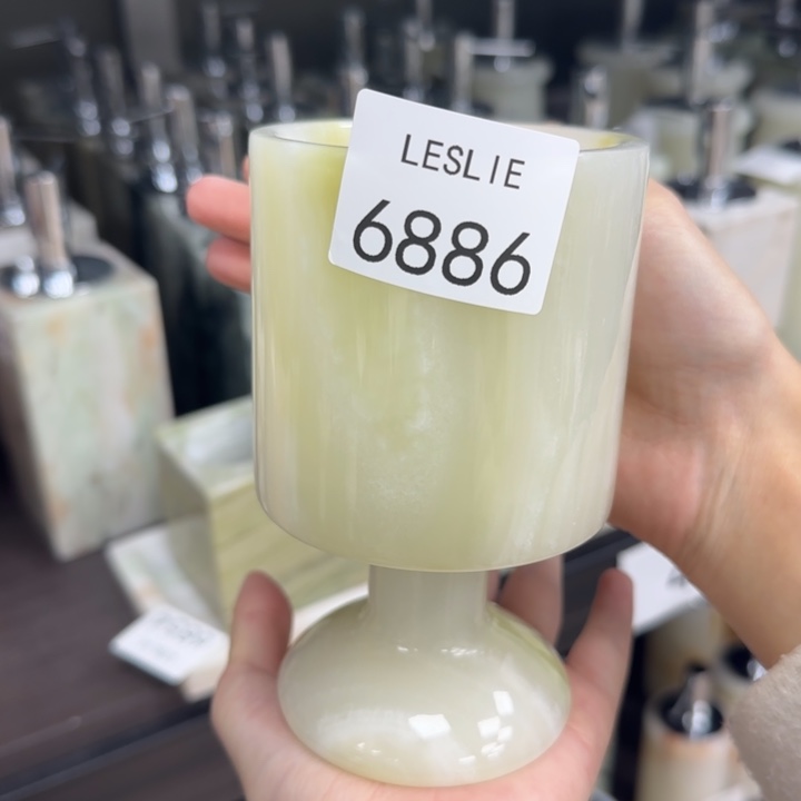 X886.              福利