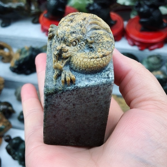 岫岩河磨玉（透闪石质玉）把件未镶嵌