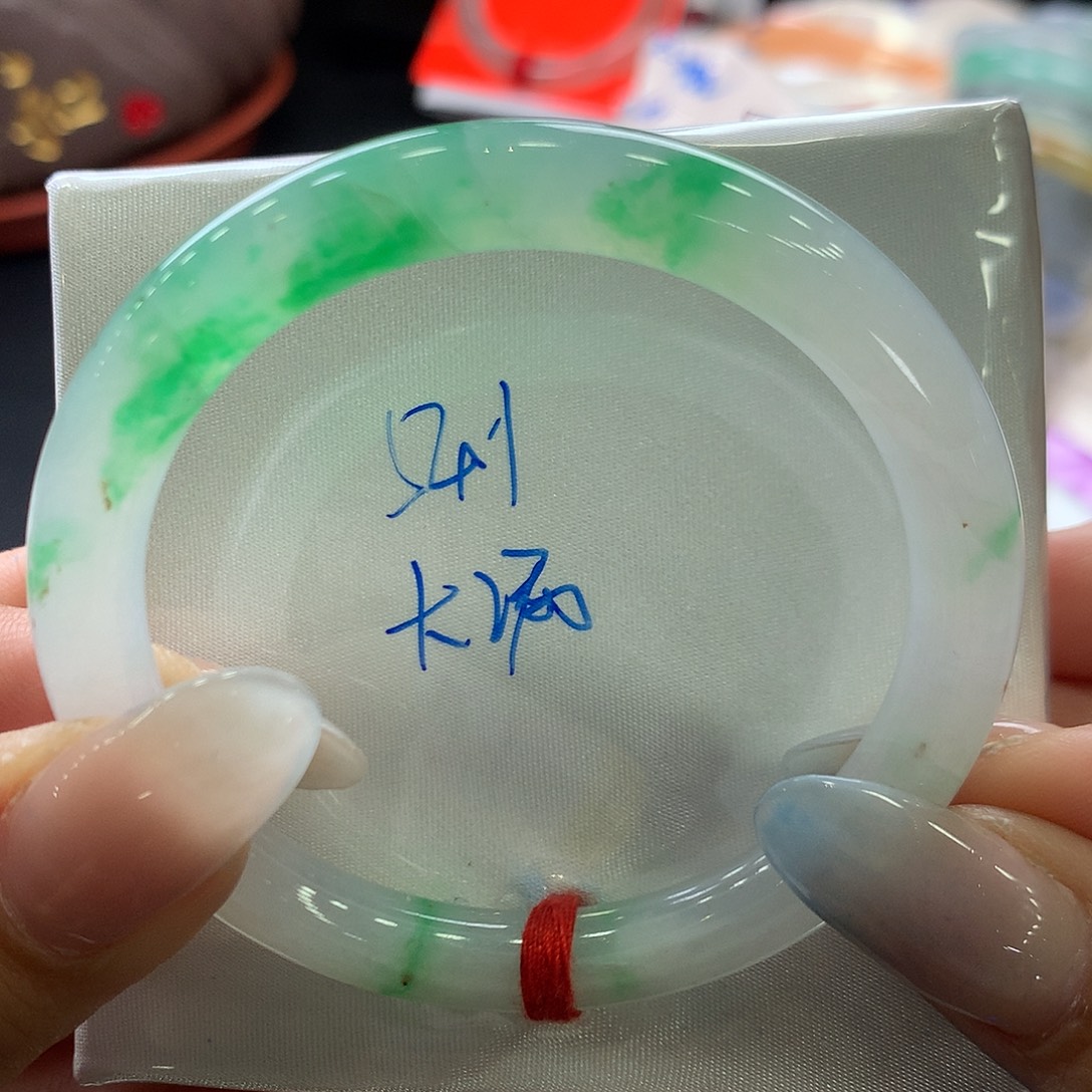 翡翠手镯未镶嵌54.1圆