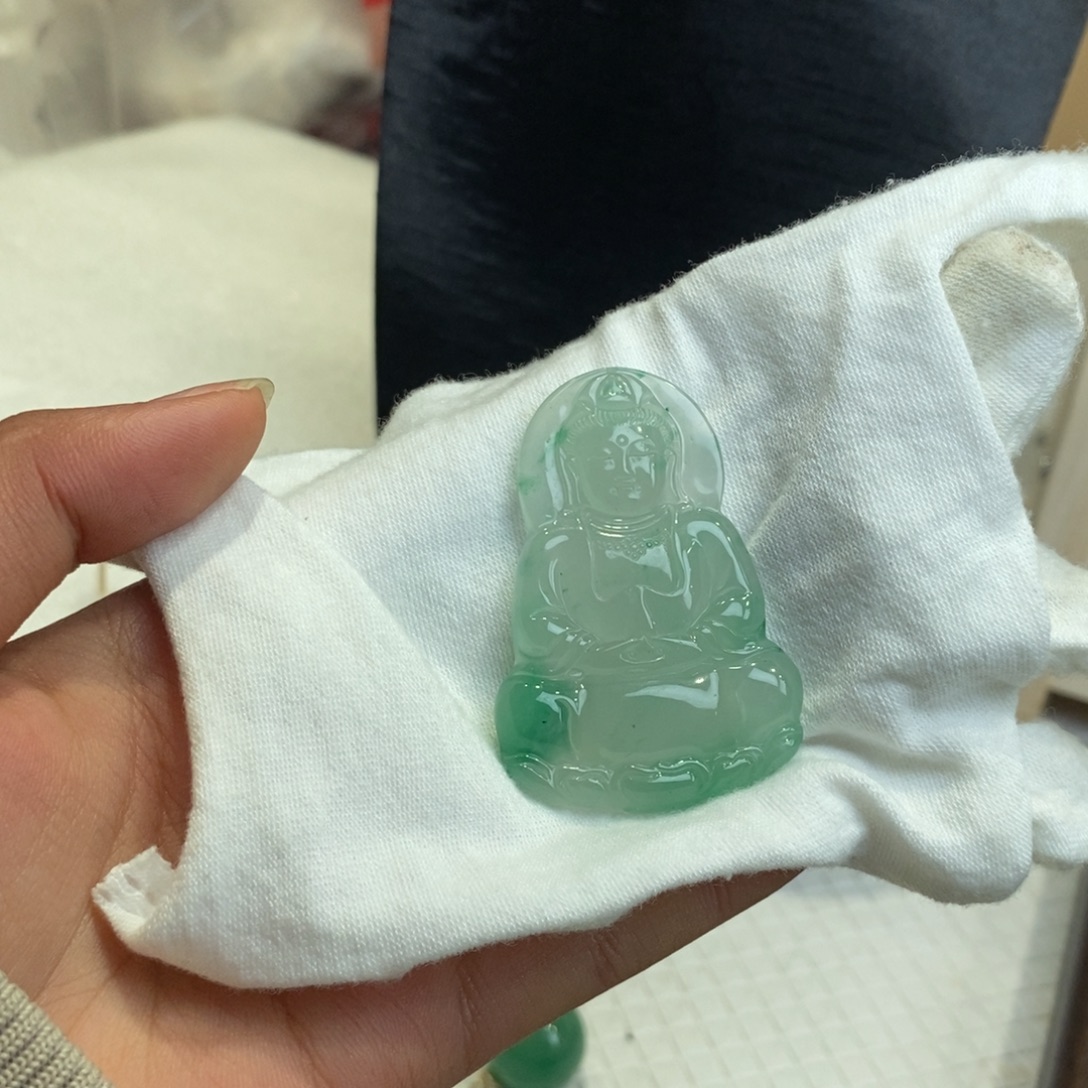 石英质玉未镶嵌颈饰