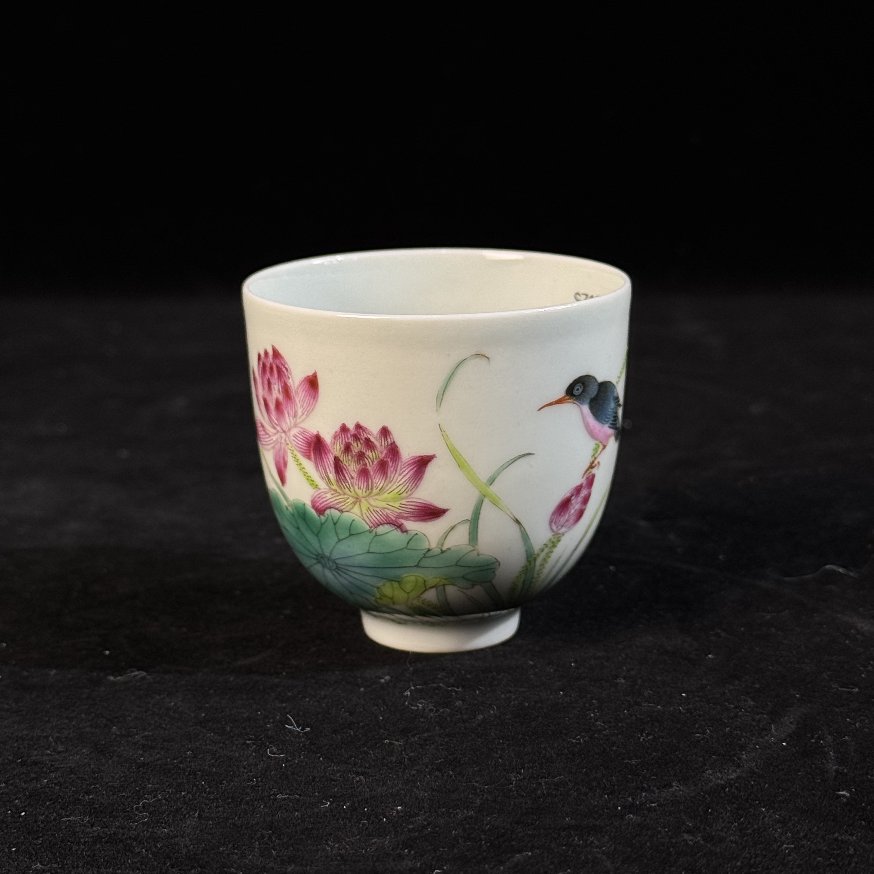 D 粉彩 花鸟纹杯