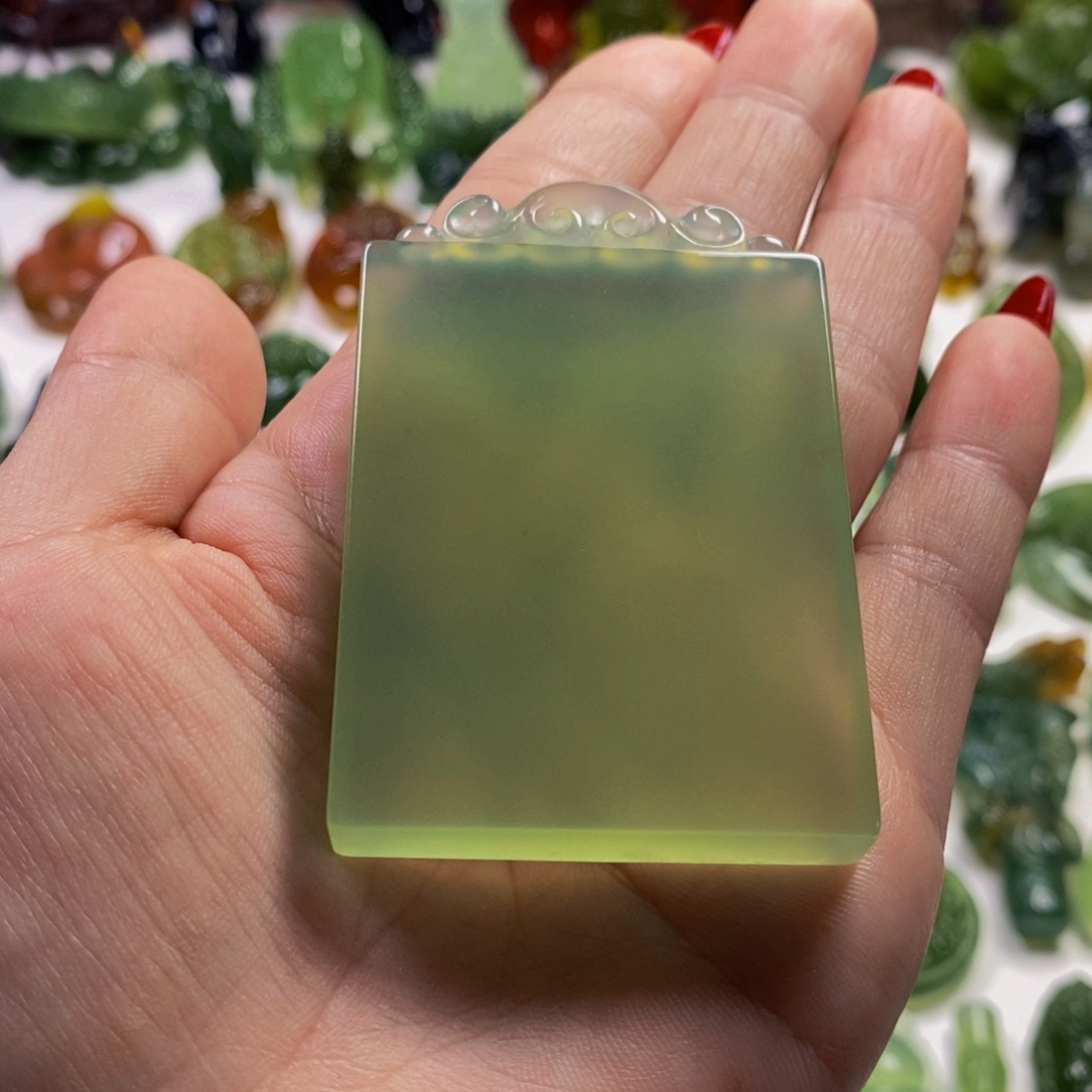 蛇纹石玉颈饰未镶嵌j****k