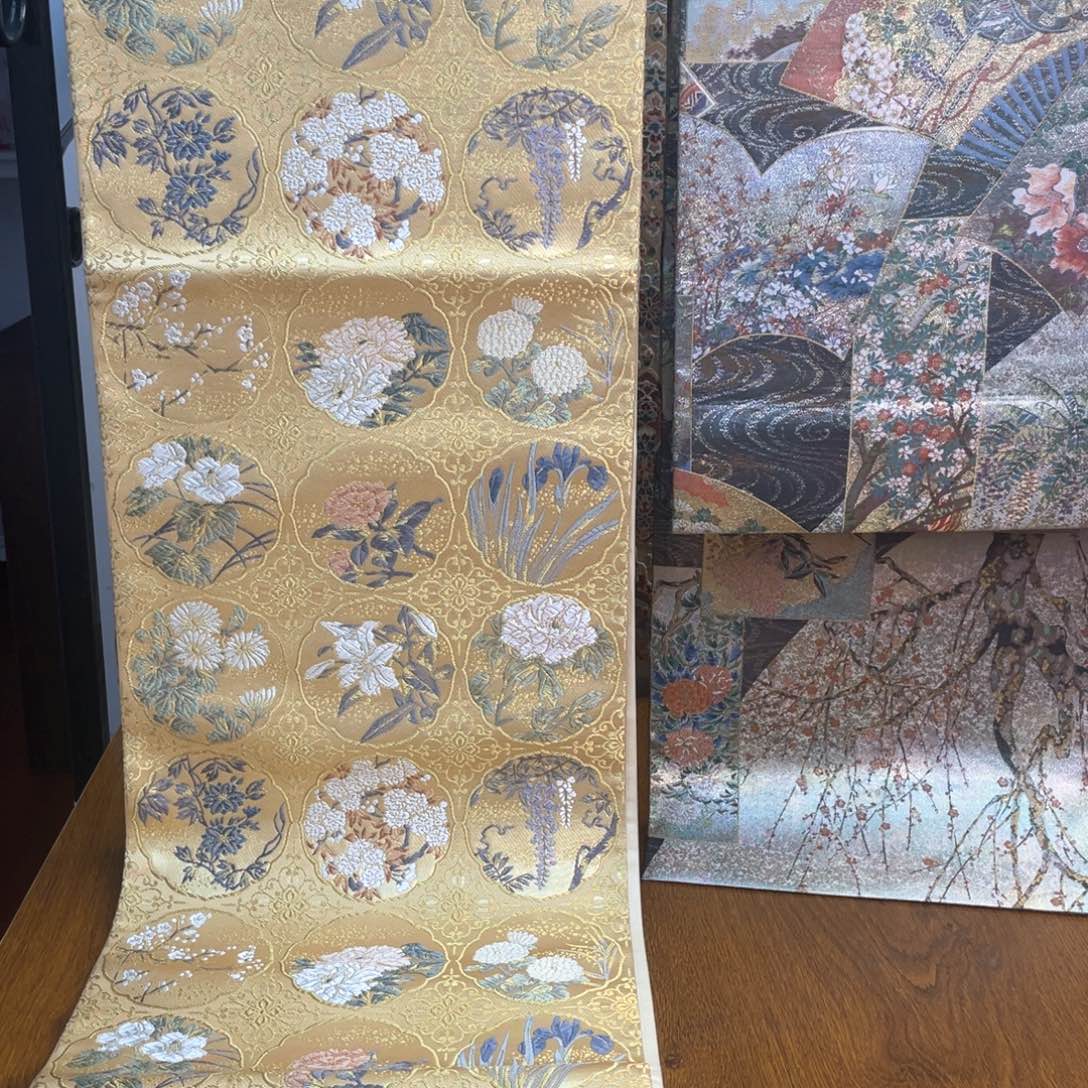 织绣莲花唐织花卉