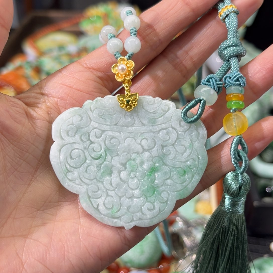 翡翠颈饰未镶嵌待编款