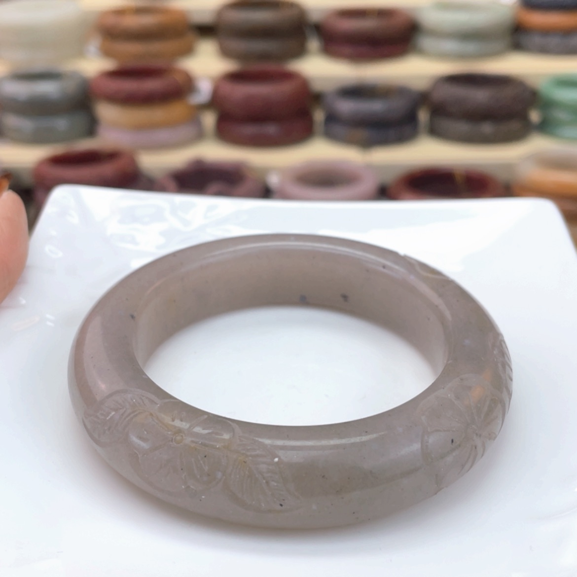 【闪购商品】石英质玉手镯未镶嵌