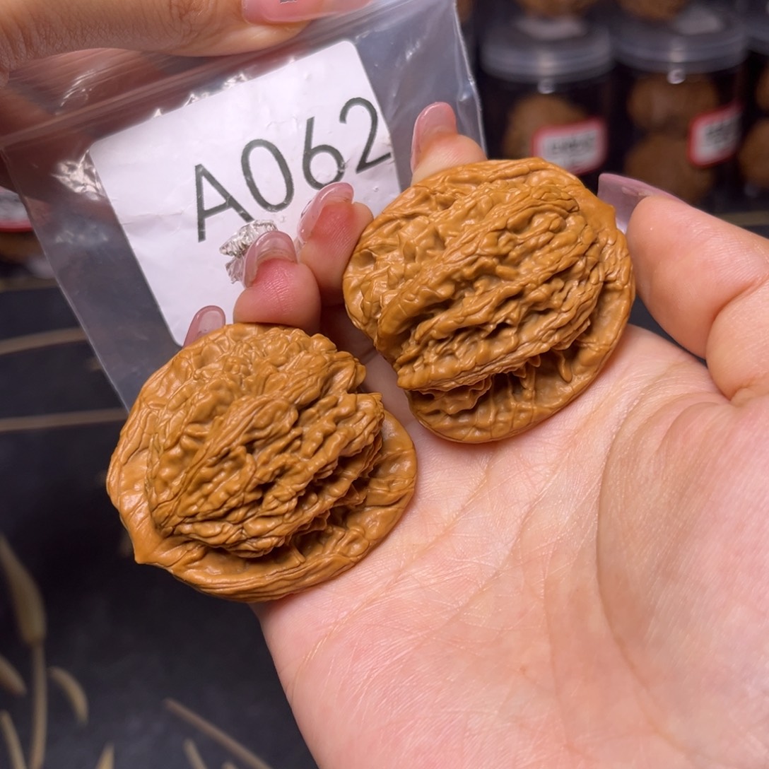 文玩核桃吊坠全品虎头43