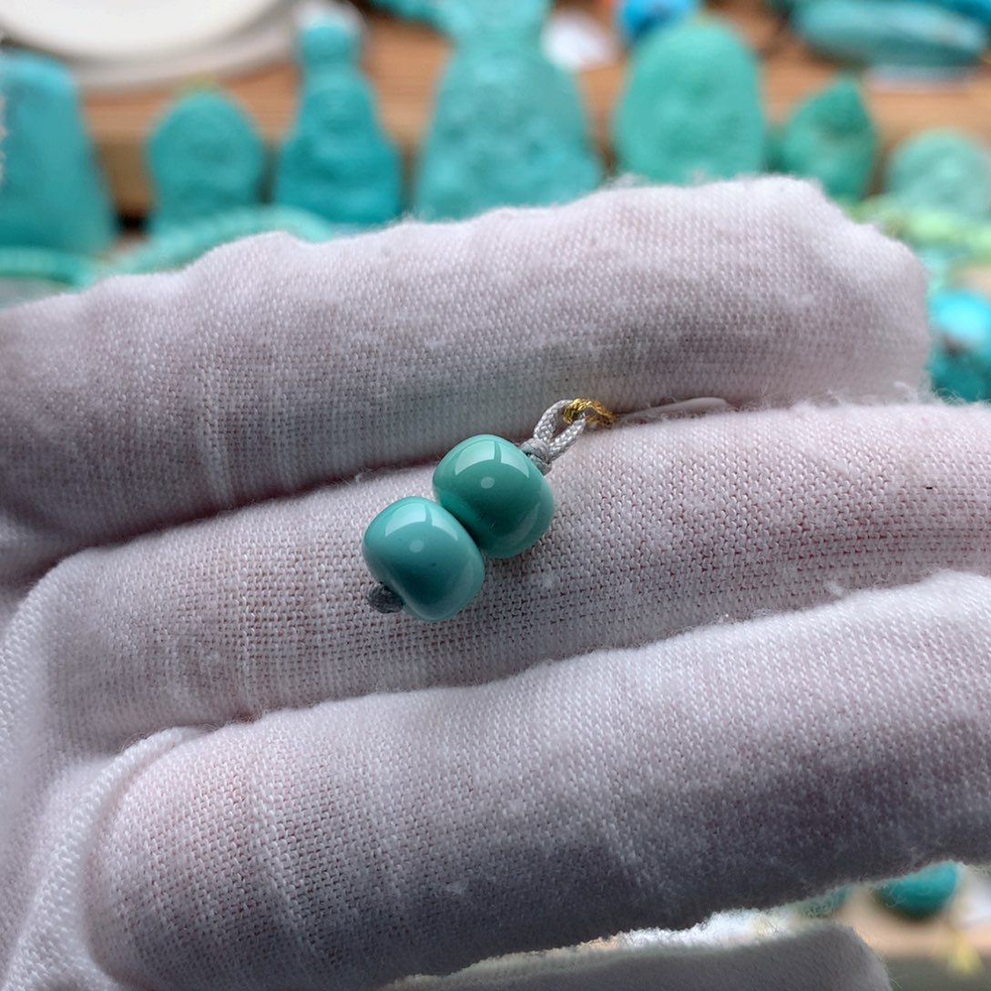 绿松石颈饰未镶嵌