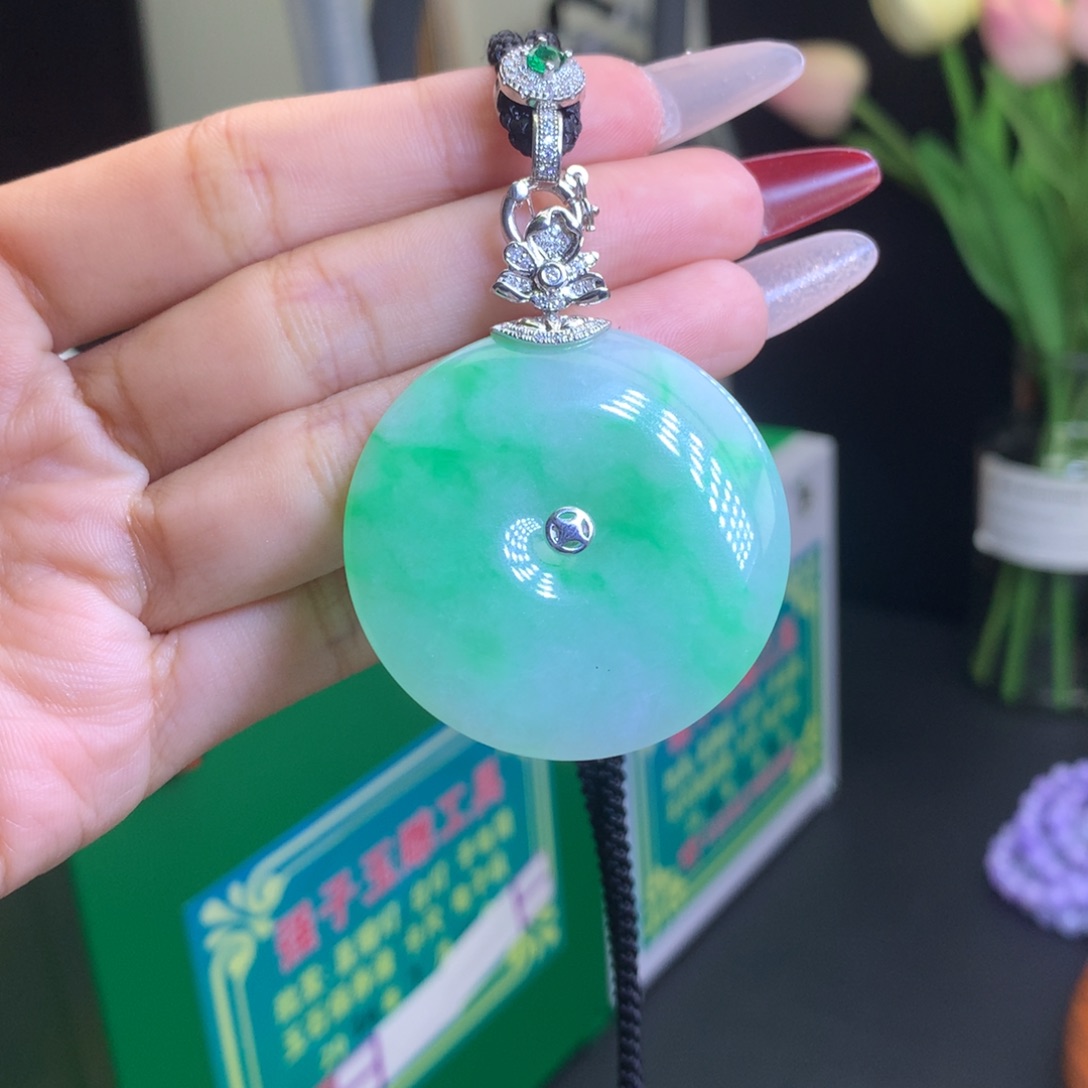 翡翠颈饰18K金镶嵌天然