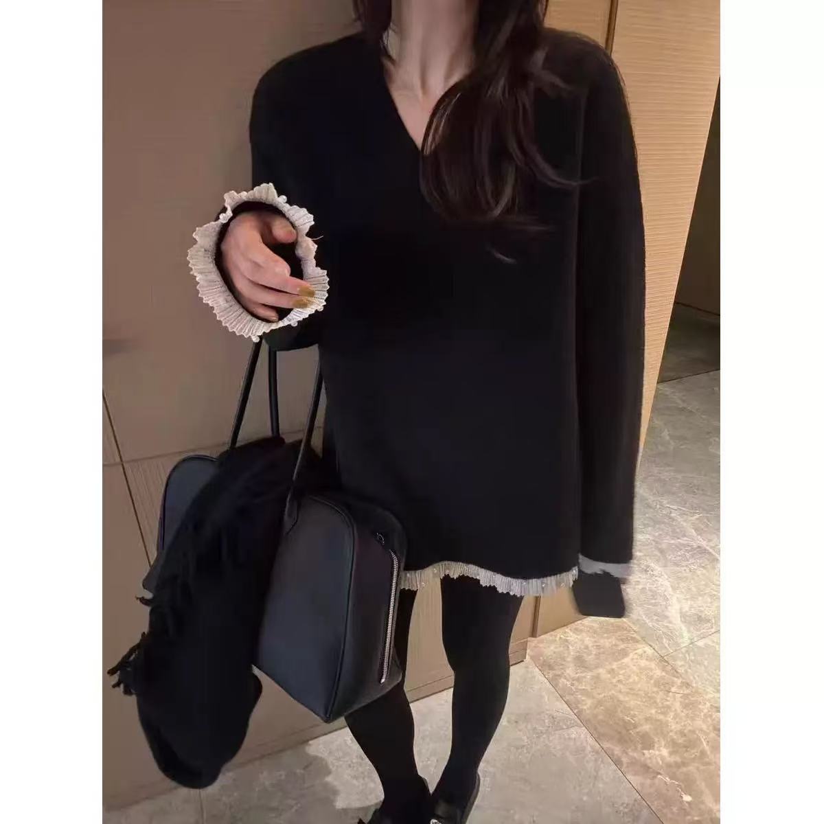 【YC】早春新款加厚百搭V领口宽松下摆珠珠女士长袖打底卫衣