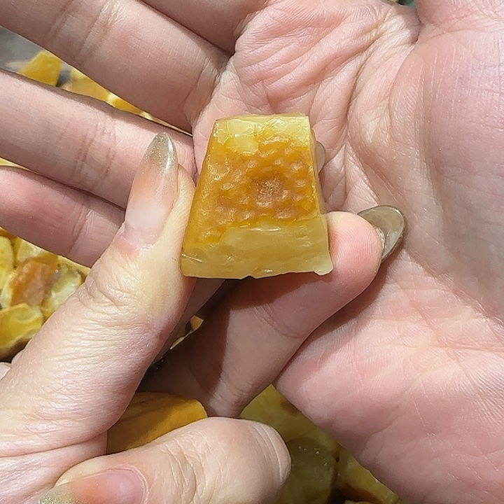 扎***拉定制琥珀未镶嵌蜜蜡