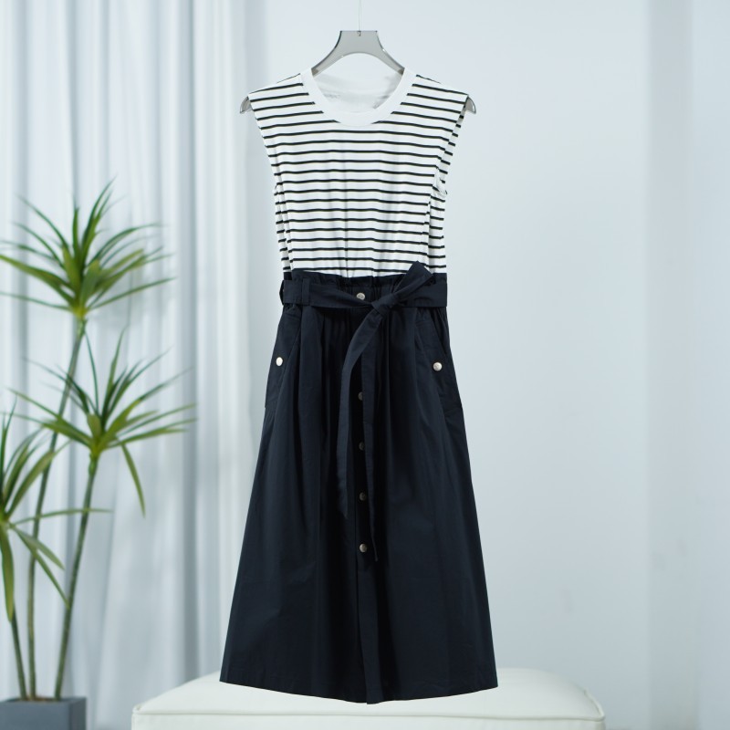 LI丽系列  Y792  女装休闲收腰无袖拼接条纹连衣裙黑色C72215101