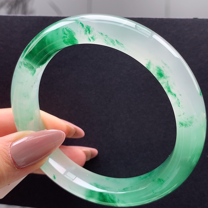 未镶嵌手镯石英质玉