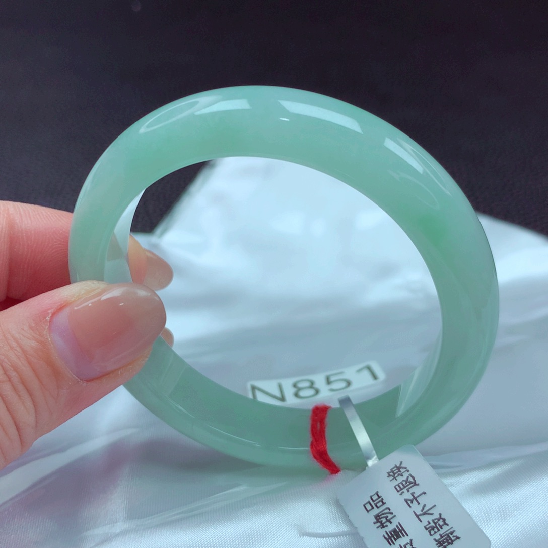 翡翠手镯未镶嵌手镯88