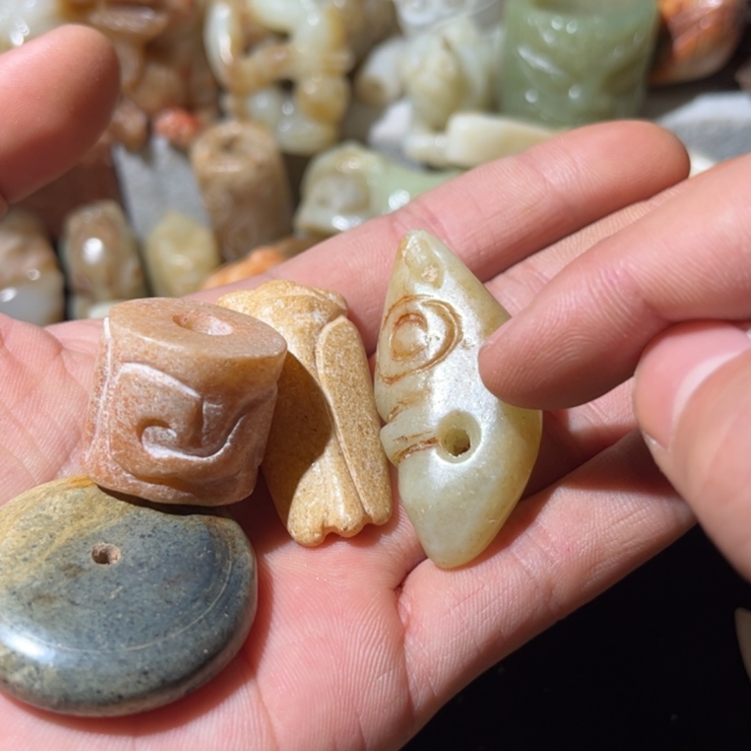 和田玉未镶嵌挂件