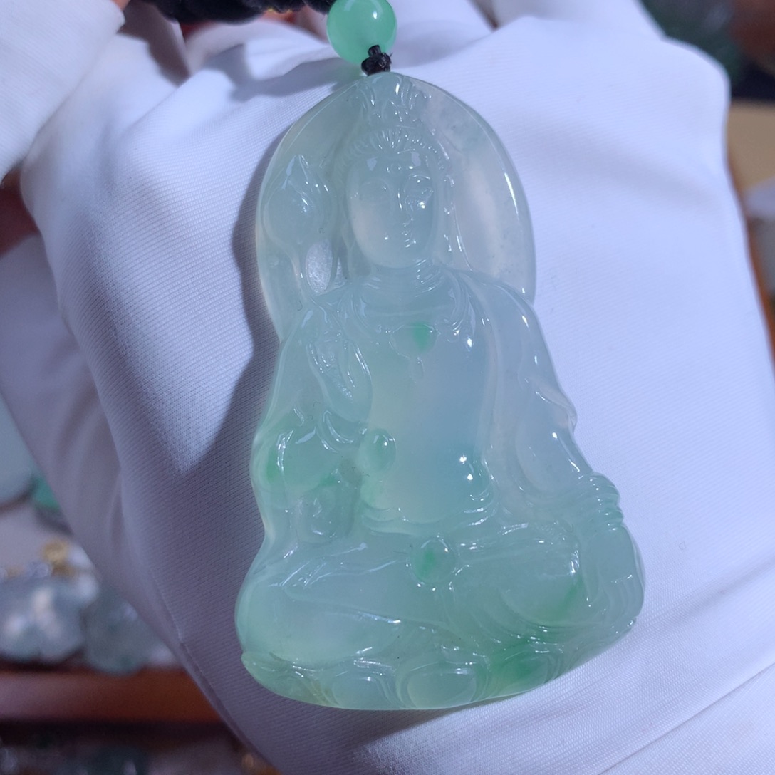 翡翠颈饰未镶嵌观音