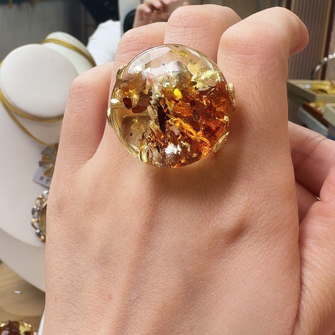 琥珀未镶嵌颈饰戒指