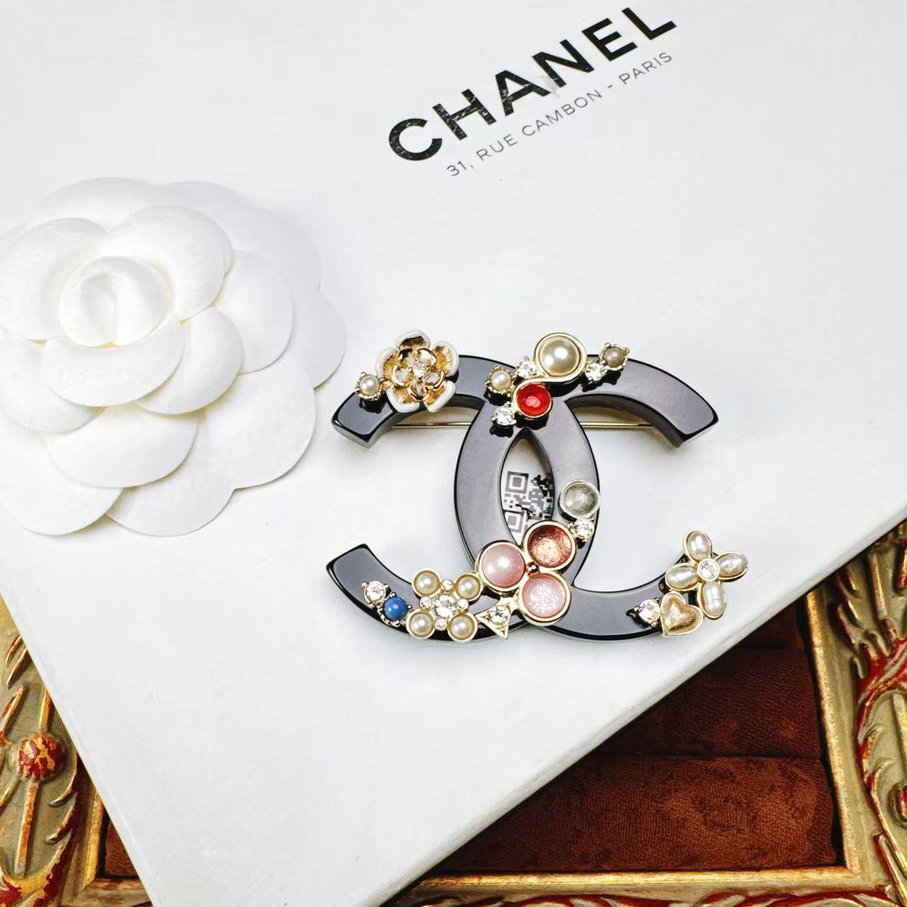 95新 Chanel/香奈儿 柚礼中古/香奈儿亚克力花朵双c胸针NXP