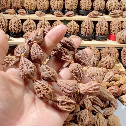 文玩核桃把件两串水滴