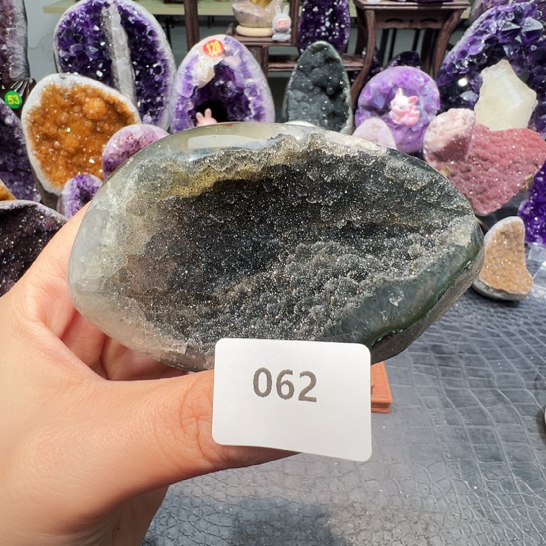 珠宝半成品未镶嵌紫晶