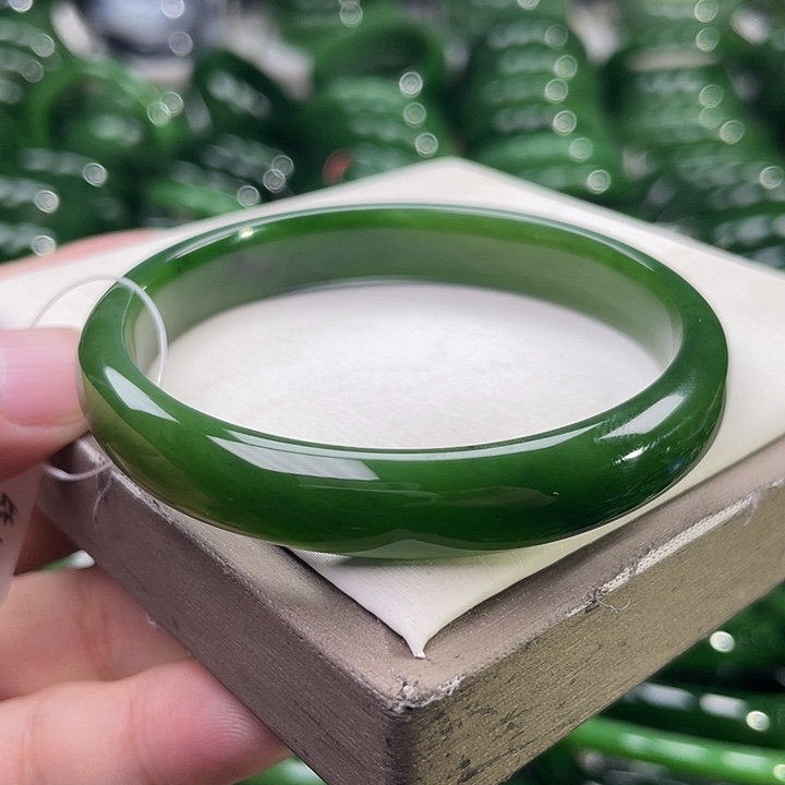 未镶嵌手镯和田玉（碧玉）
