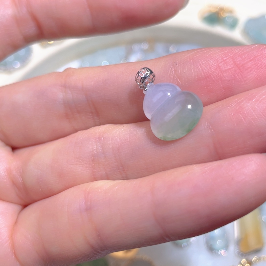 翡翠颈饰18K金镶嵌翡翠