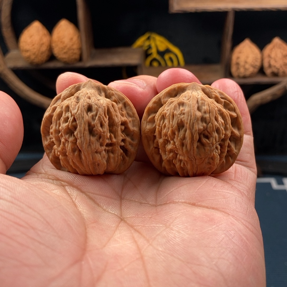 文玩核桃把件36赵闷，虫眼对