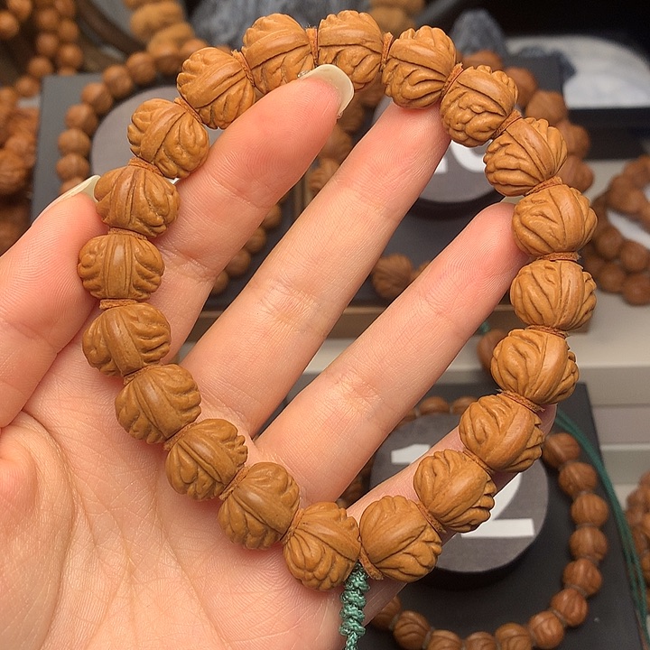 桃核吊坠小金蝉15尺寸