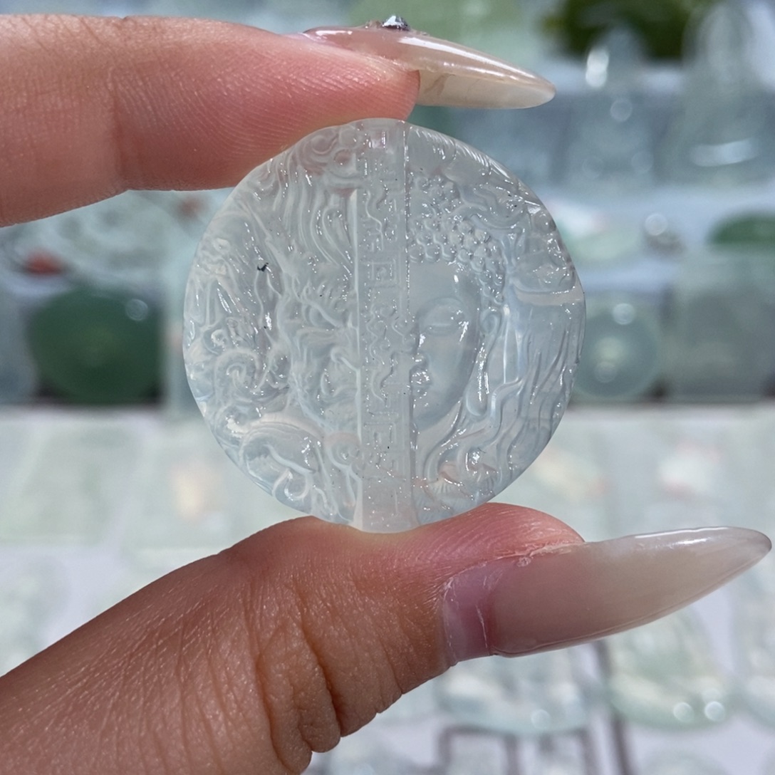 未镶嵌蛇纹石玉颈饰