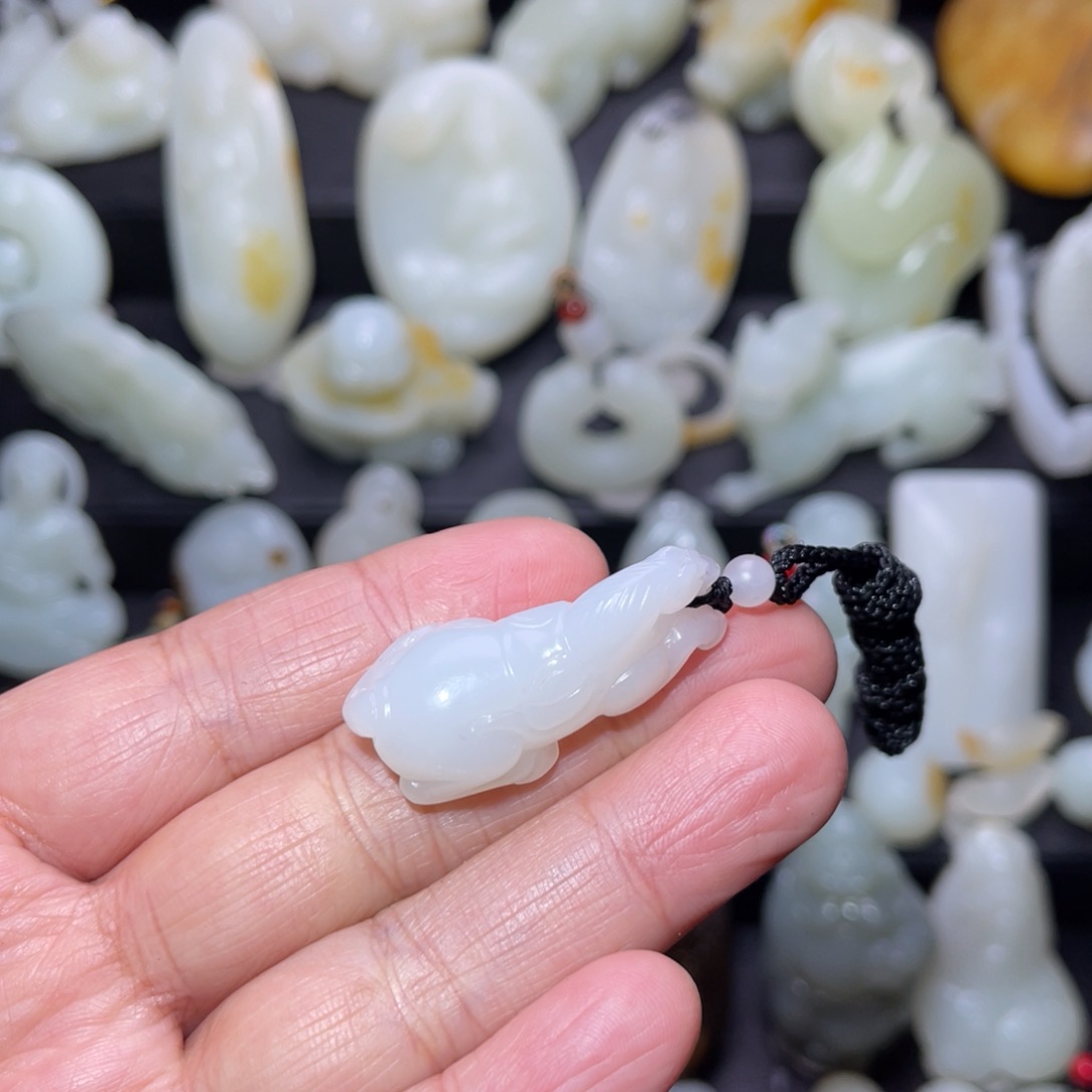 和田玉颈饰未镶嵌