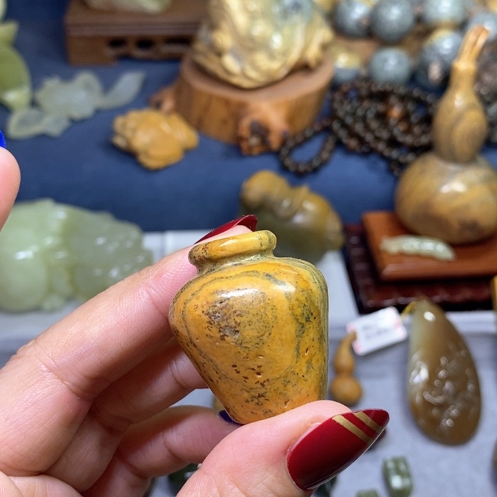 岫岩河磨玉（透闪石质玉）小摆特价未镶嵌