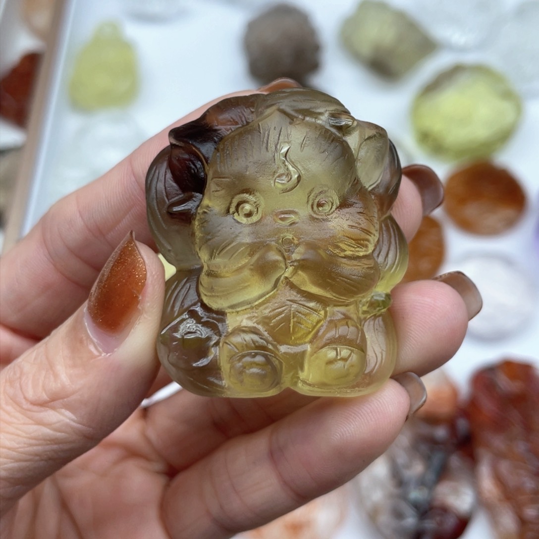 水晶吊坠(不含链)未镶嵌?*撬