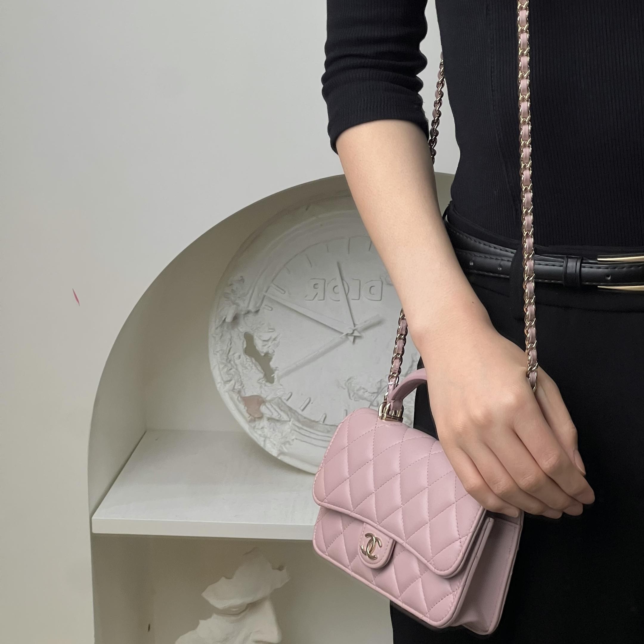 99新 Chanel/香奈儿 24p羊皮手柄woc淡粉金扣/优品