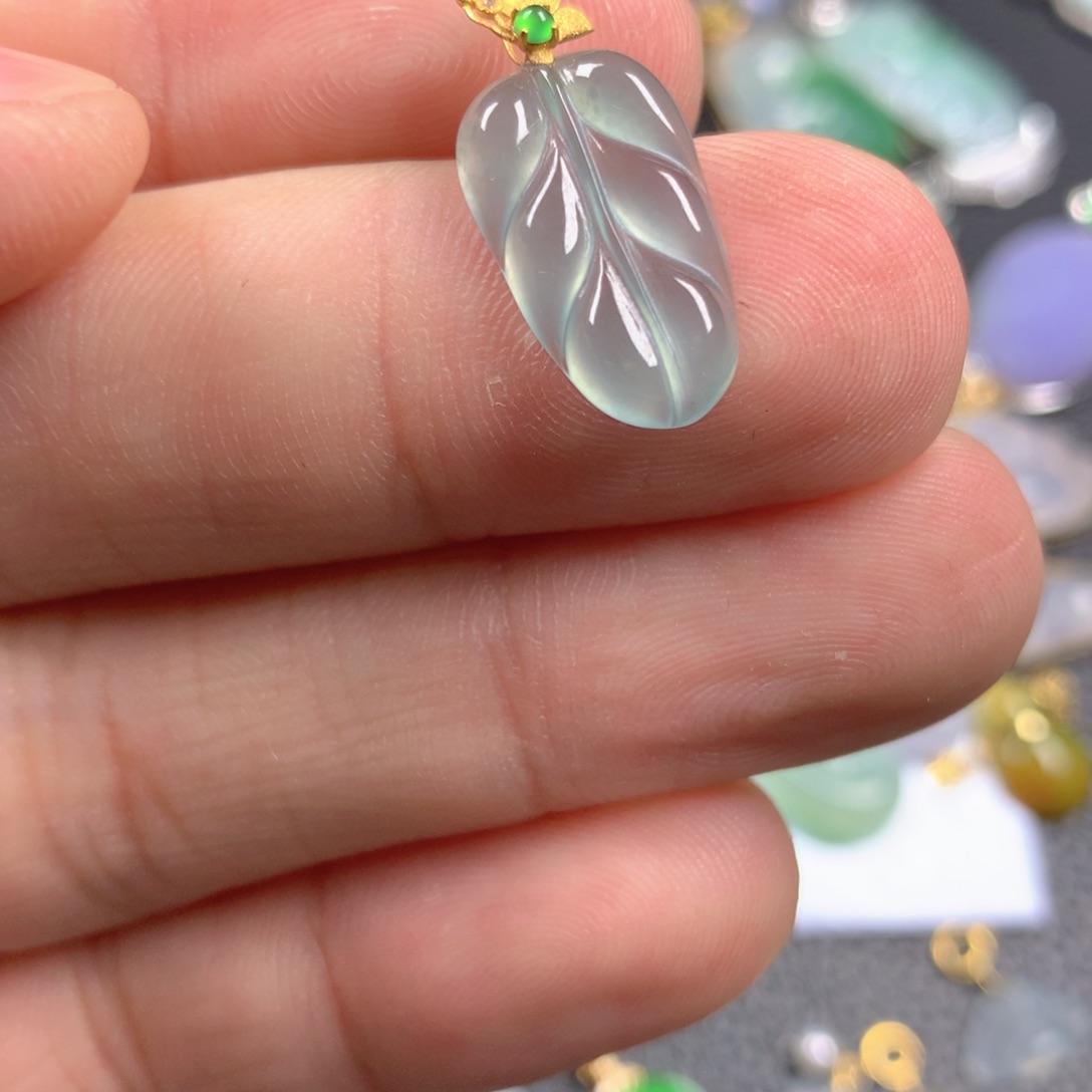 【闪购商品】翡翠颈饰18K金镶嵌翡翠