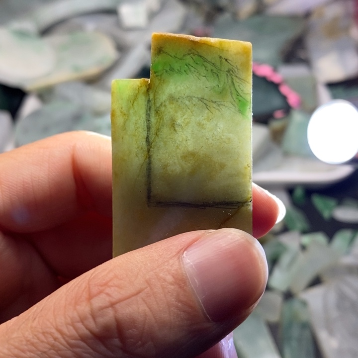 翡翠未镶嵌颈饰翡翠未镶嵌颈饰