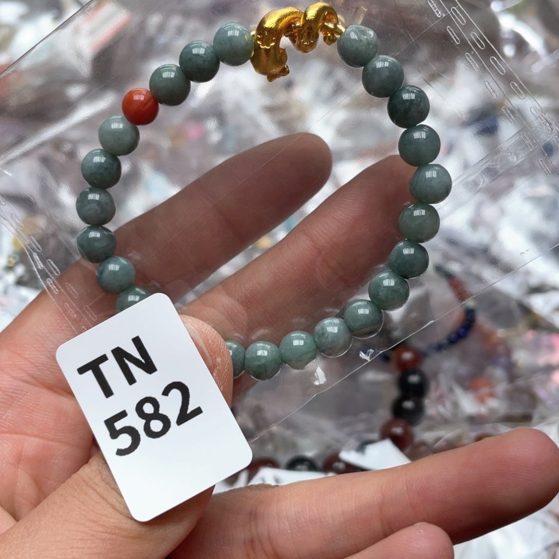 水晶多样性发一只未镶嵌