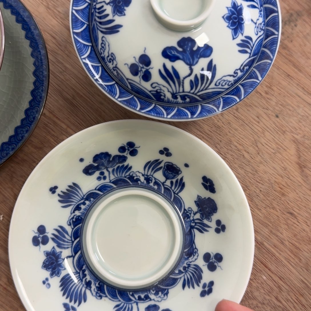 鱼藻纹元宝盖碗的白