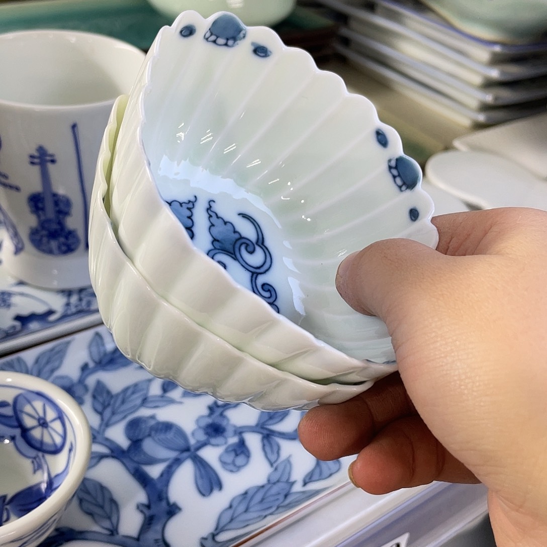 瓷片幸*哈哈哈我在床下躺在你