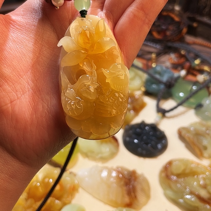 未镶嵌蛇纹石玉颈饰O