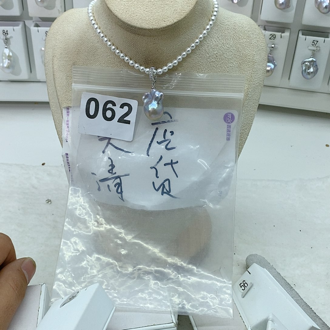 淡水珍珠颈饰合金