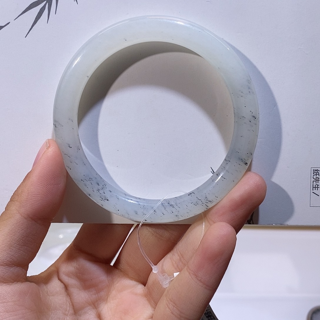 未镶嵌手镯和田玉白底点墨青花