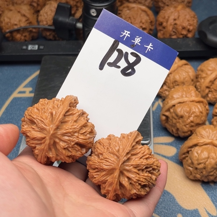 文玩核桃吊坠苹果43全品 128