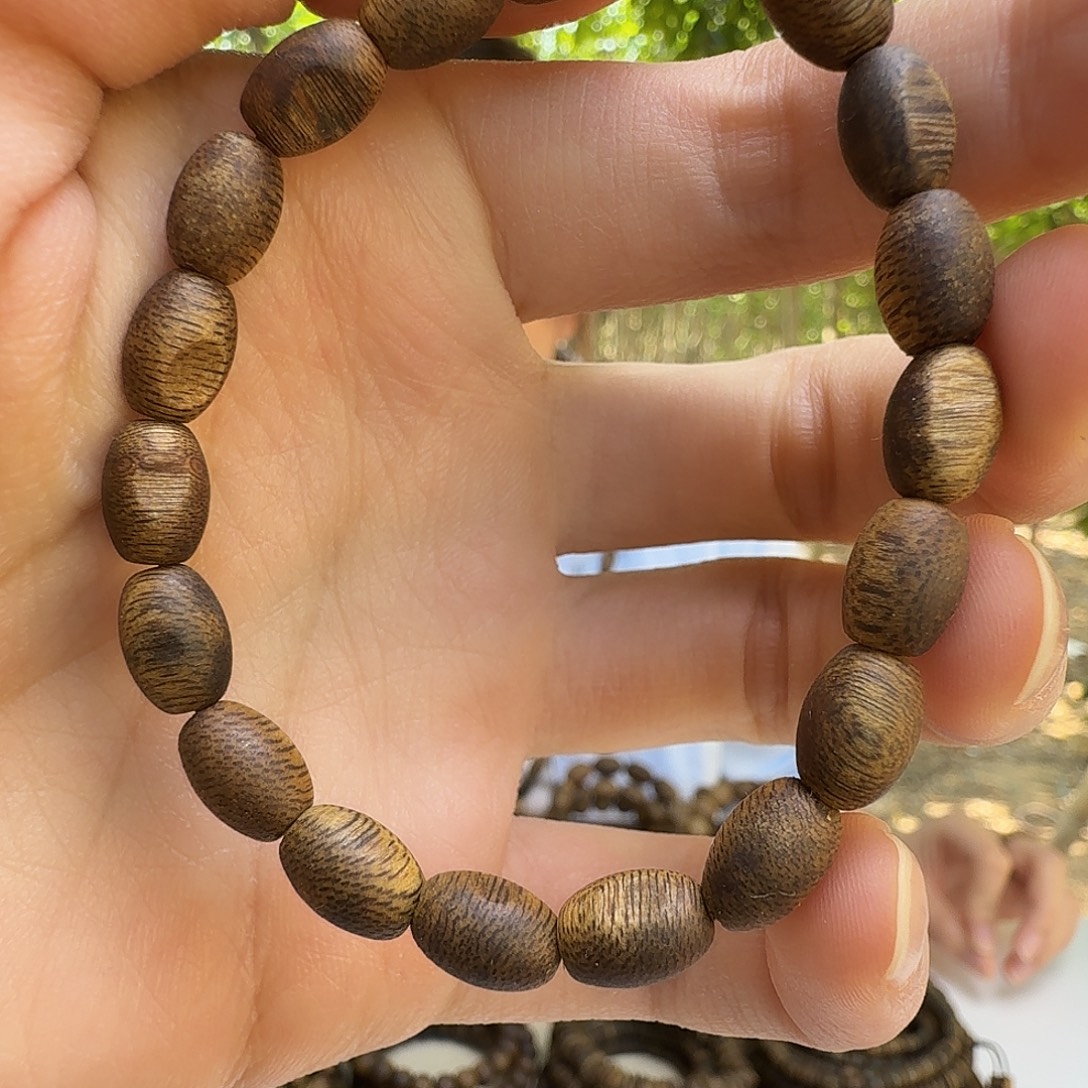 沉香碎屑沉香卡6留疤单圈绿奇楠乌身