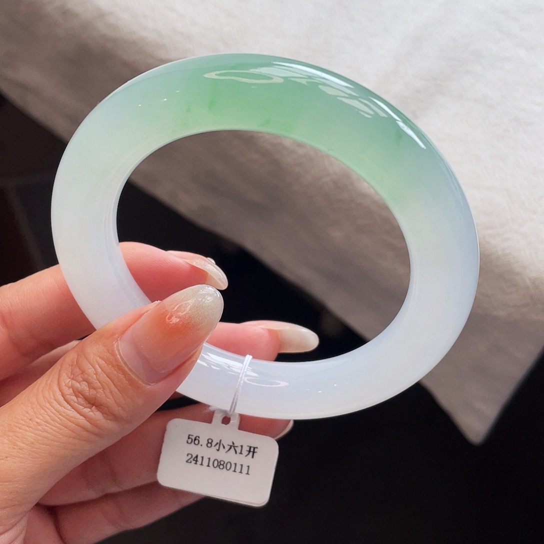 翡翠手镯未镶嵌57圆条