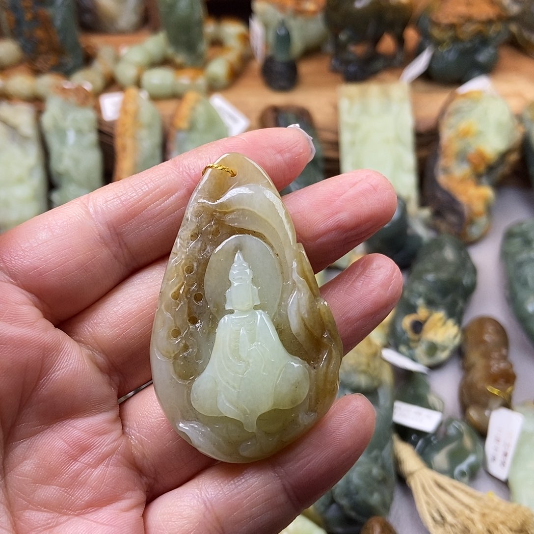 岫岩老玉（透闪石质玉）挂坠未镶嵌