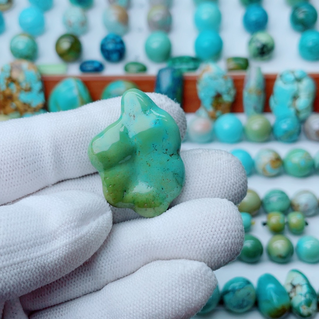 未镶嵌绿松石珠宝奇石