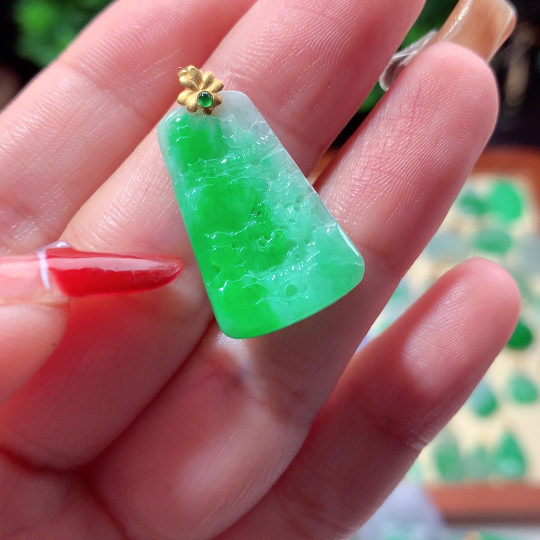 翡翠吊坠(不含链)18K金镶嵌