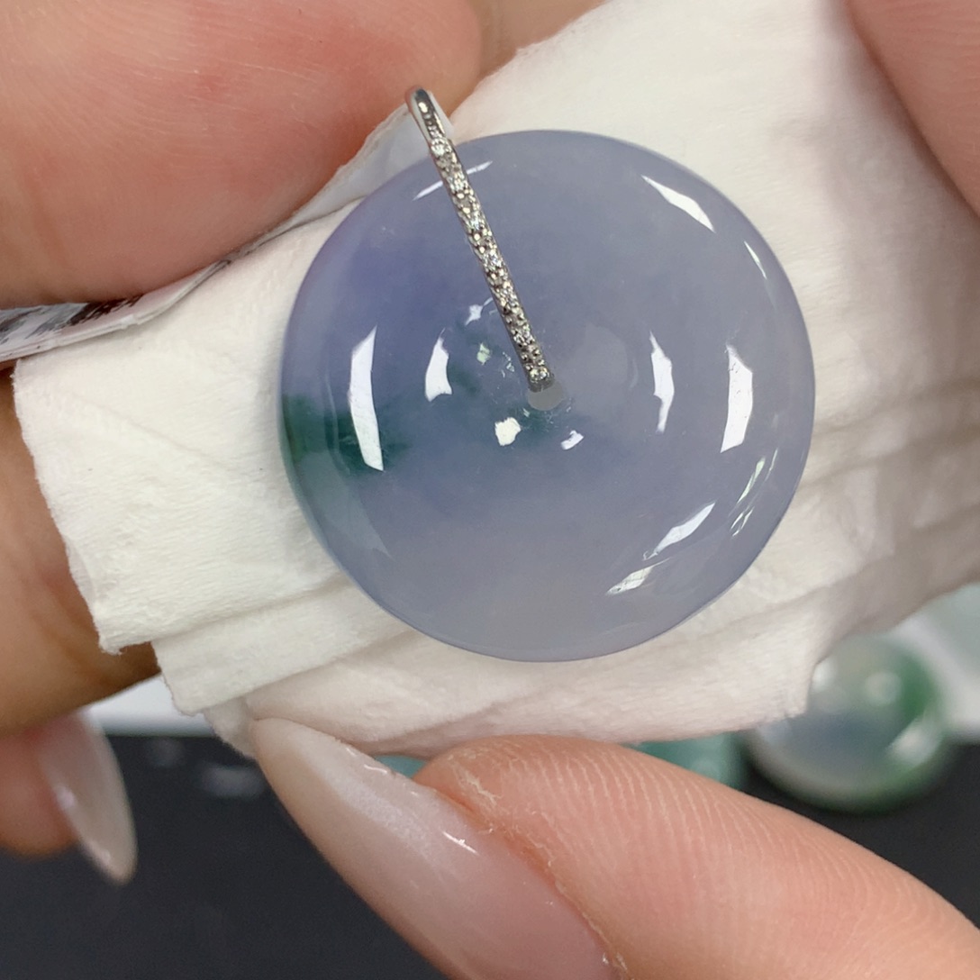 颈饰18K金镶嵌翡翠