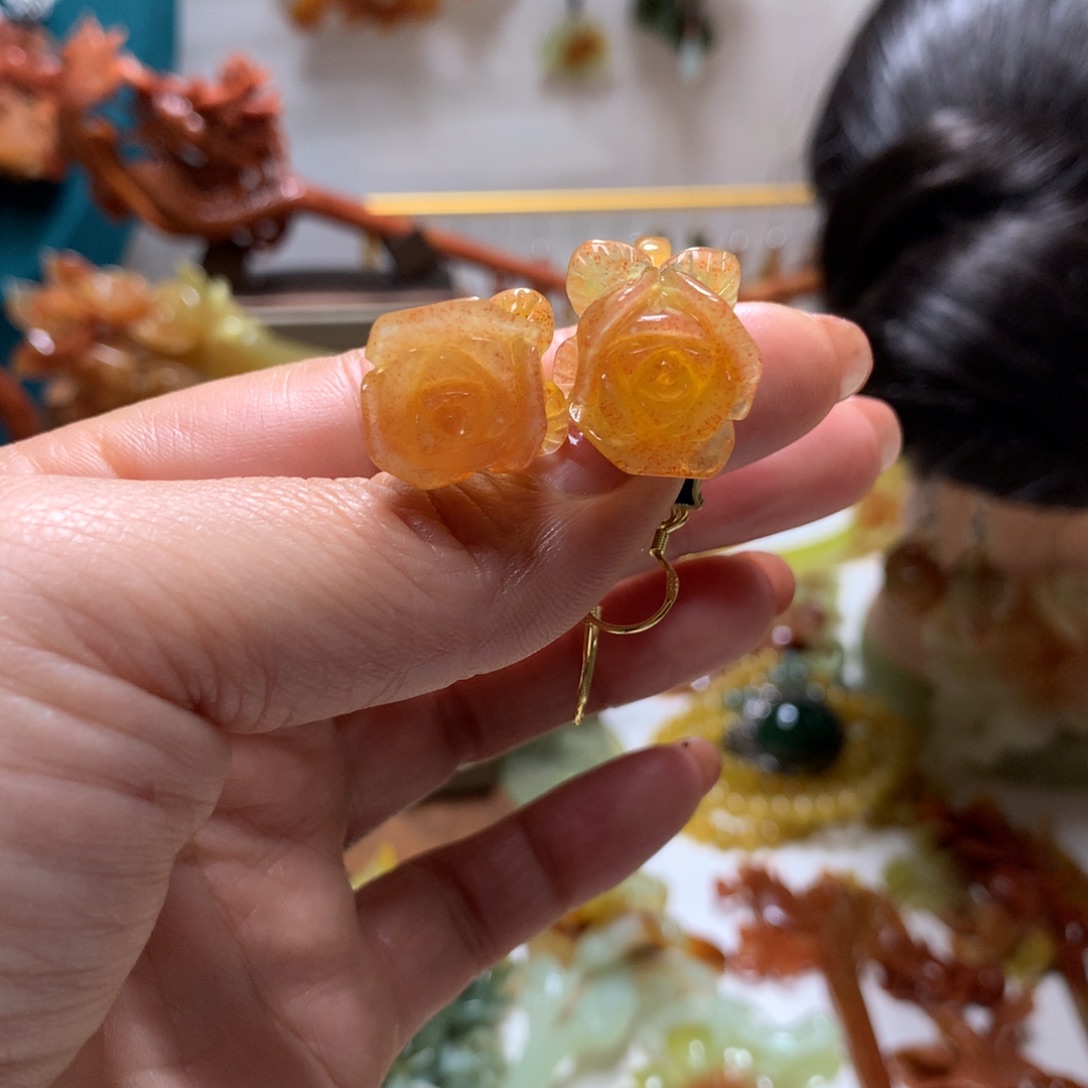 凤***颜蛇纹石玉合金发饰